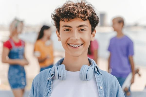 Why It’s Better to Have Teeth Straightening and Bite Correction When Young
