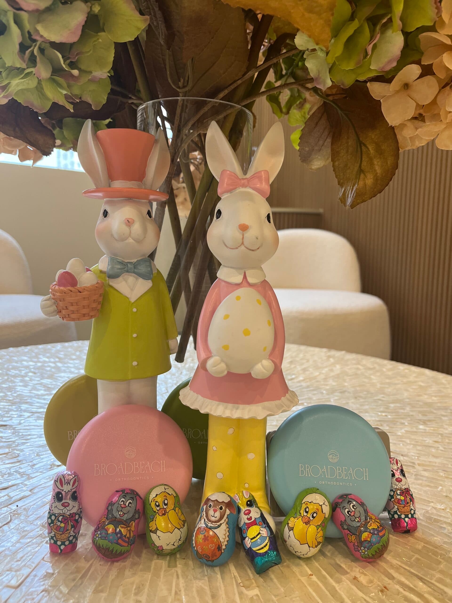 🌸🐰 Easter: A Time for New Beginnings & New Smiles! 🦷✨