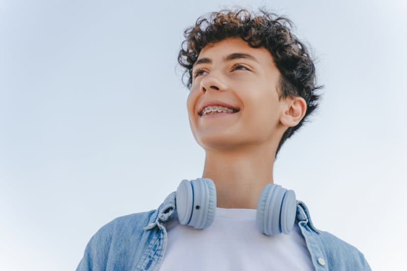 Invisalign / Clear Aligners vs Braces: Which Is Better for Teens?